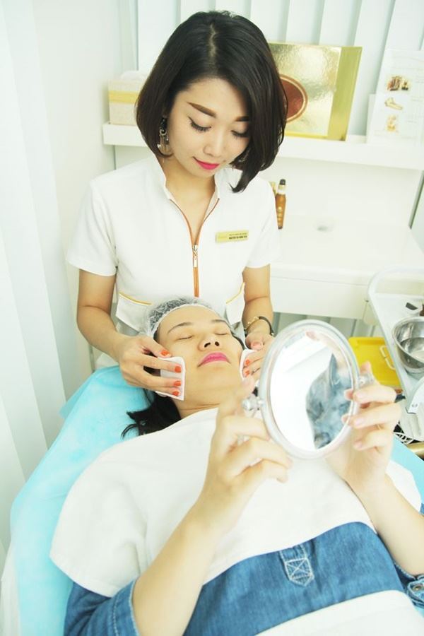 Chảy xệ da mặt – nguyên nhân và phương pháp căng da mặt hiệu quả