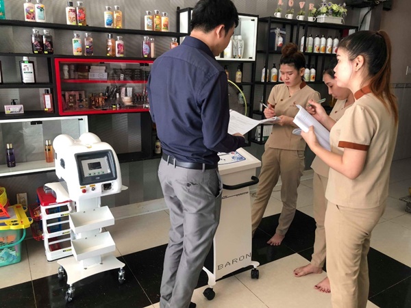 Mua máy triệt lông ở IDM Việt Nam sẽ được đào tạo sử dụng hiệu quả cho nhân viên
